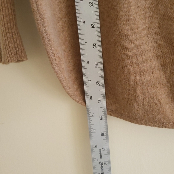 Cashmere Tan Crew Neck Sweater with Relaxed Fit and Knit Texture - Picture 3 of 7